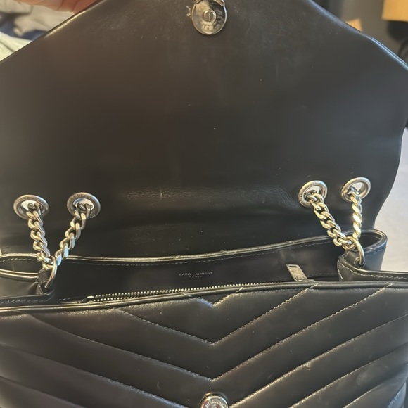 LOULOU MEDIUM IN QUILTED LEATHER    DIMENSIONS: 13.7 X 9 X 5.3 INCHES - Picture 5 of 6